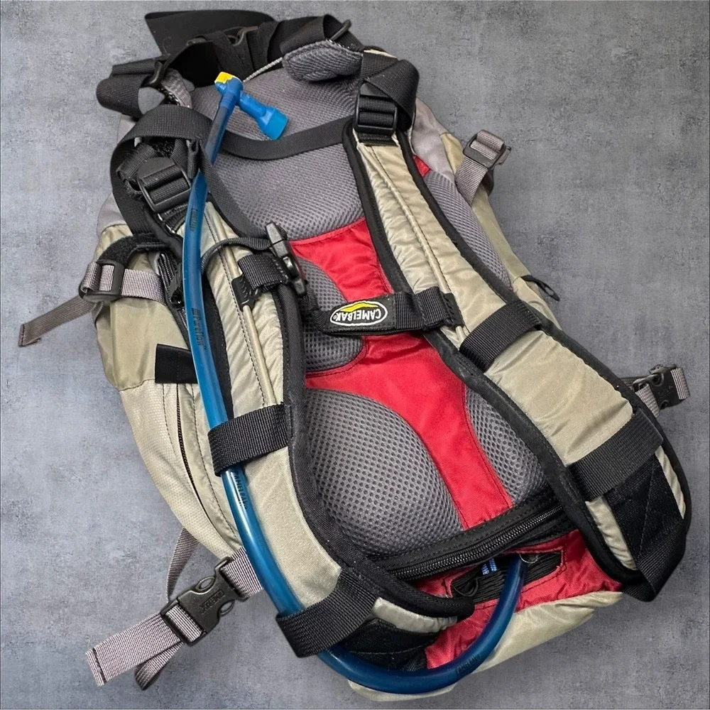 Camelbak H.A.W.G Hawg Backpack Hydration‎ Pack Omega Reservoir Gray/Red